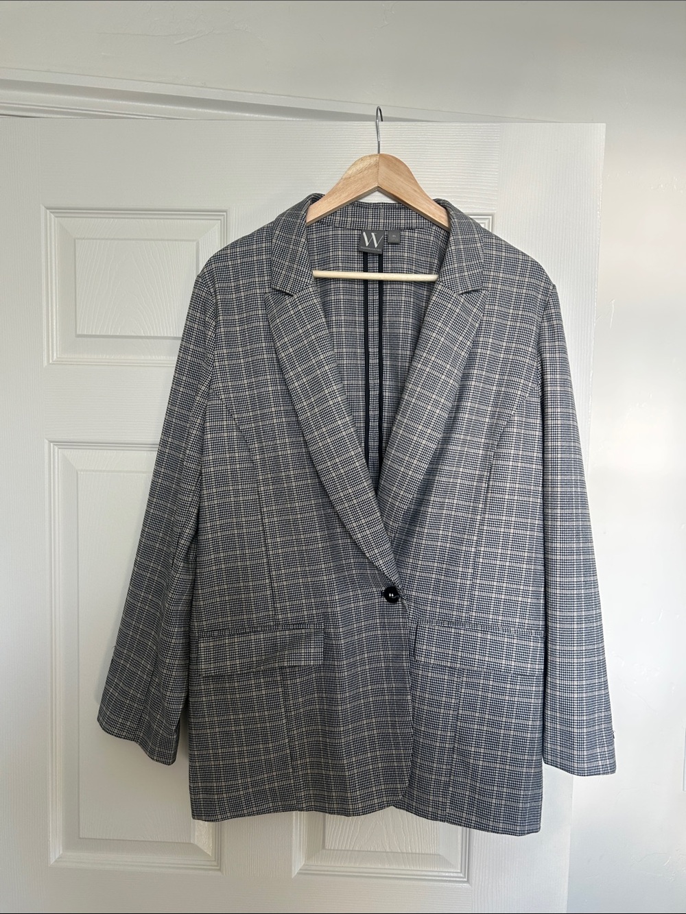 ‘Worthington’ Black + Tan Plaid Single-Button Blazer